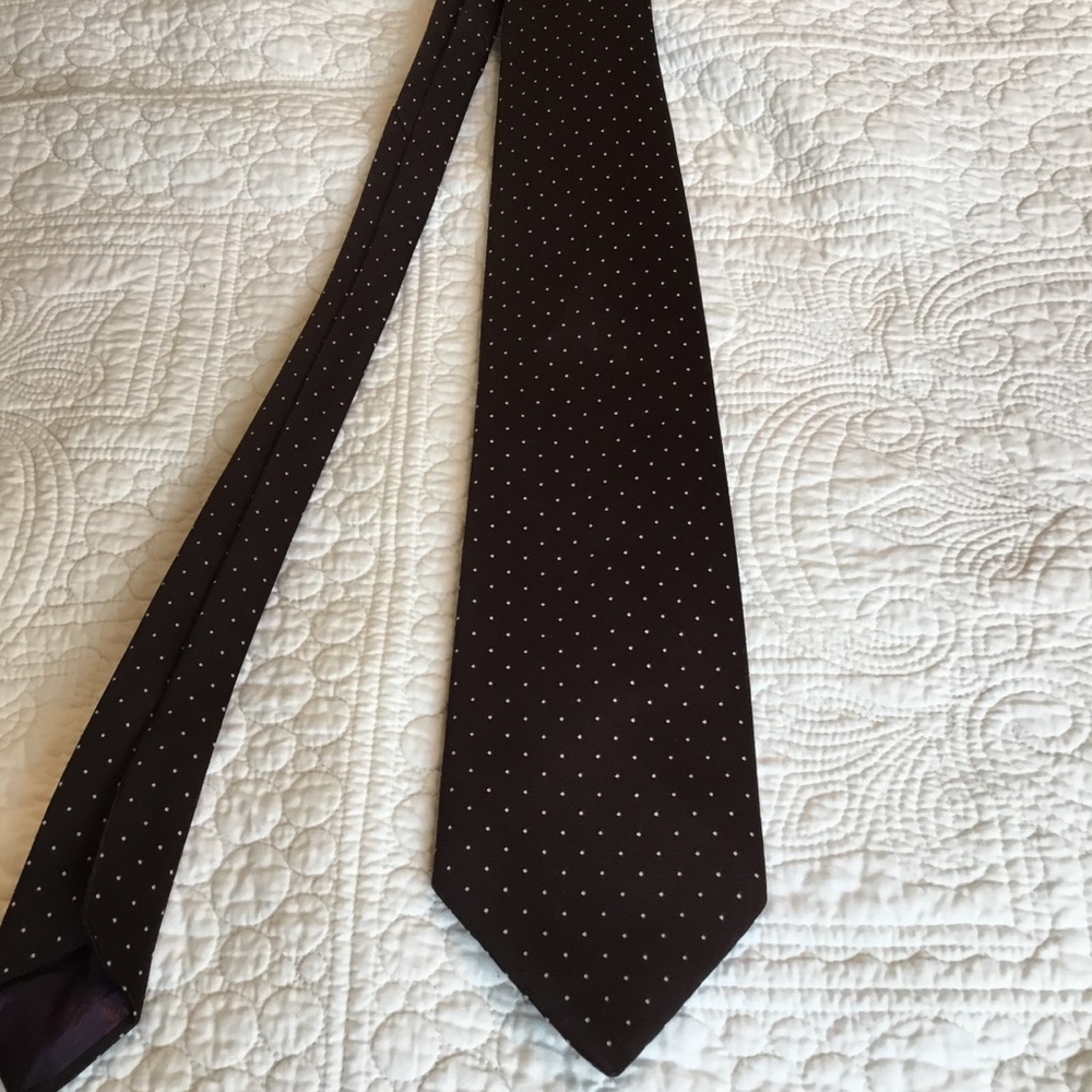 John Weitz Men’s Tie. Brown With White‎ polka dots.B-6
